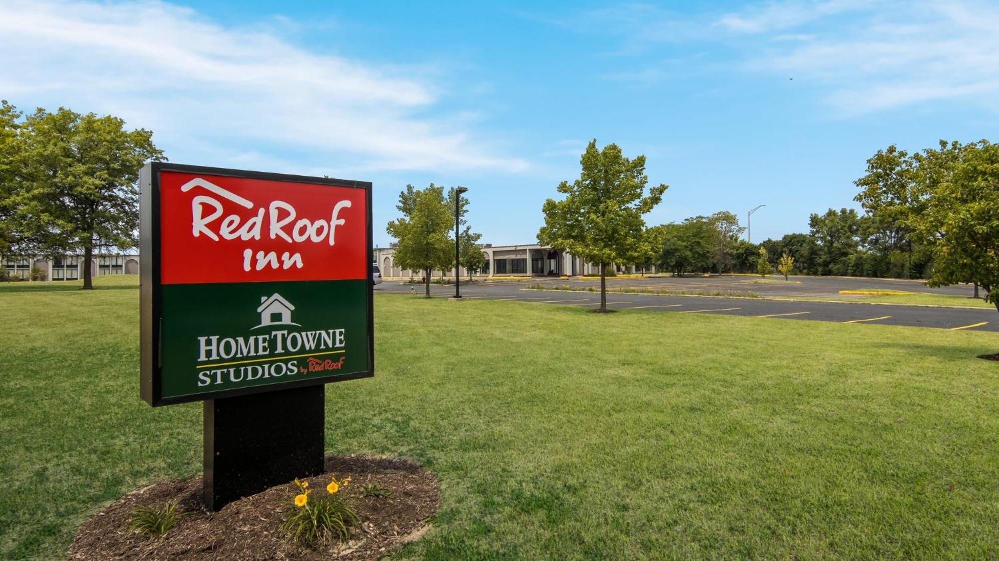 Hometowne Studios By Red Roof And Conference Center Chicago - N Aurora Naperville North Aurora Kültér fotó